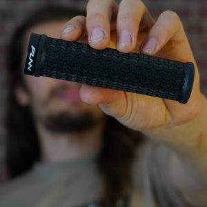 Poignées HOLESHOT VTT - FUNN